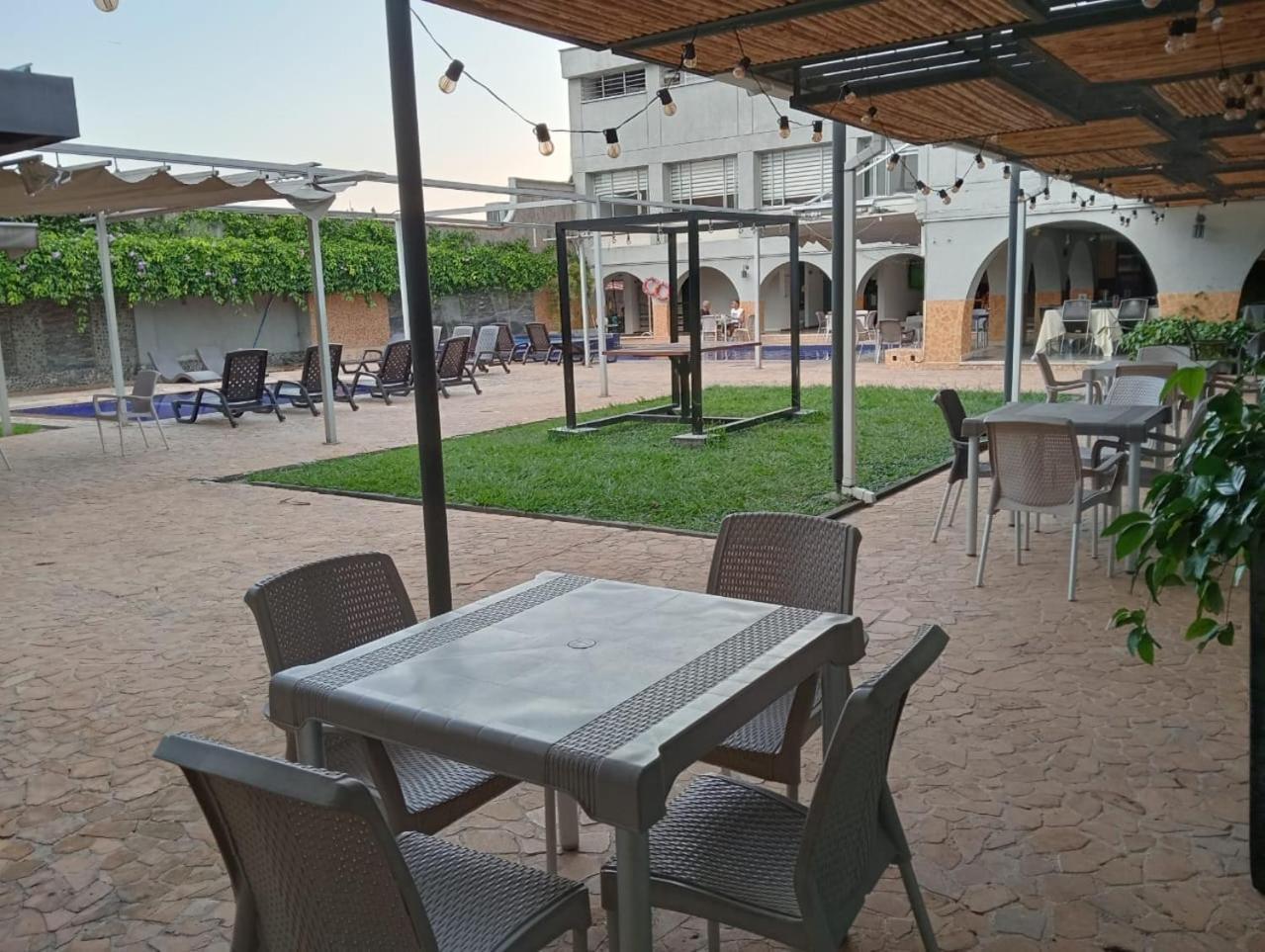Hotel Don Gregorio Cartago Exterior photo